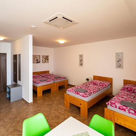 Penzion Žurek Velké Bílovice Exterior foto